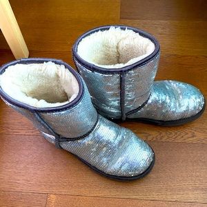Silver sequin uggs - women’s size 7